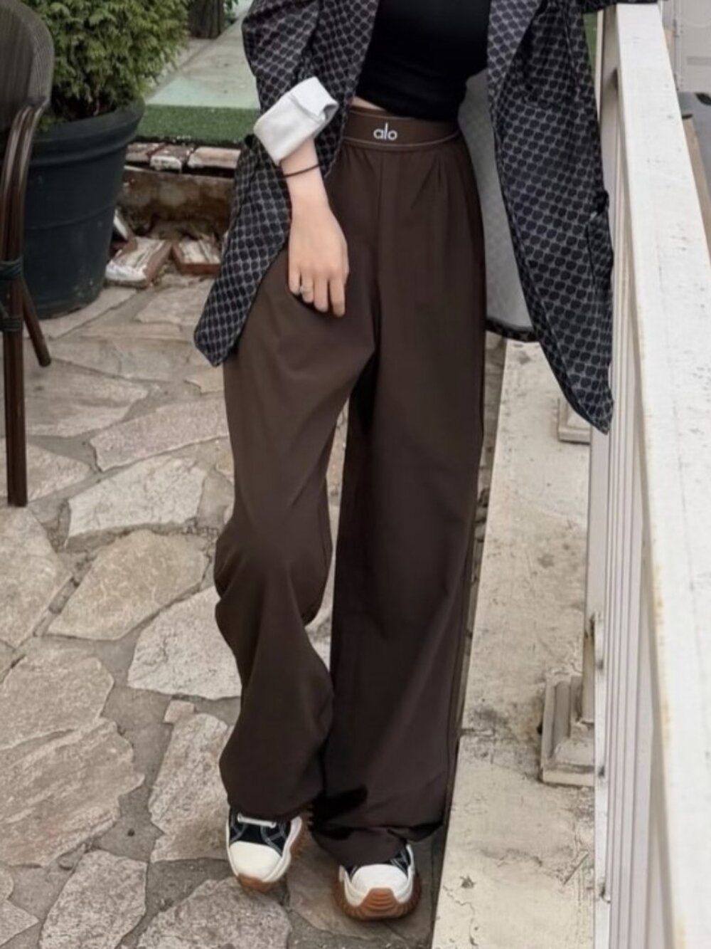 ALO Yoga Wide Leg High Waist Trousers in Dark Brown